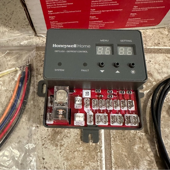 Honeywell DB7110U1000 Single Stage On/Off Heat Pump Defrost Ctrl Board DB7110U - Picture 2 of 6